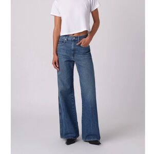 NWT. Gorgeous. Never worn.